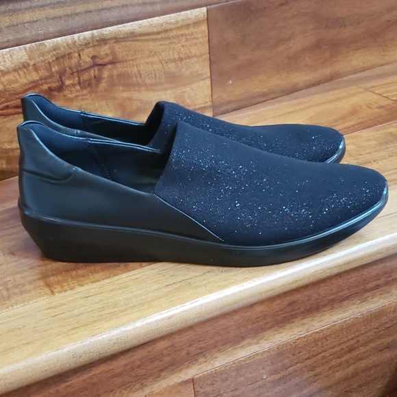 ecco incise urban slip on